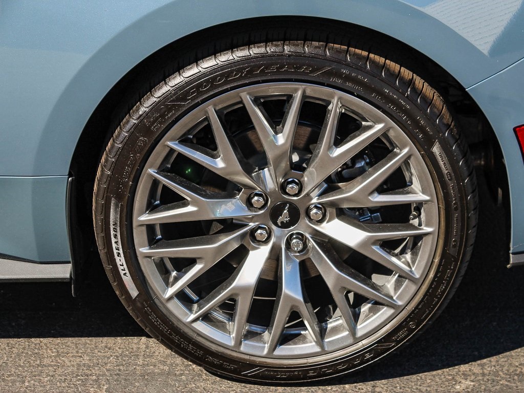 2025 Ford Mustang EcoBoost Premium photo 7