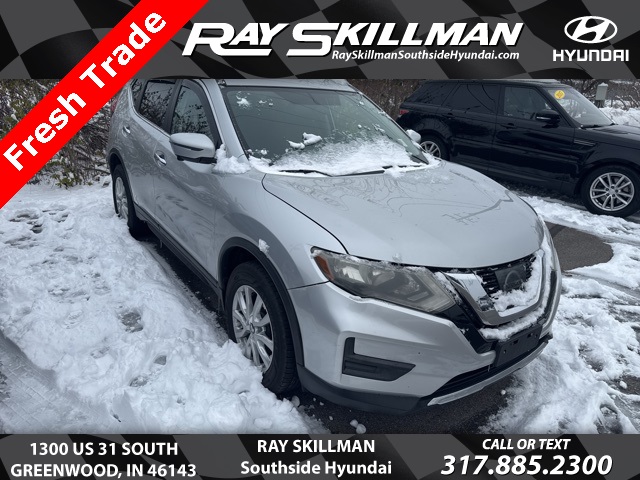 2017 Nissan Rogue SV's photo