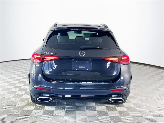 2025 Mercedes Benz GLC 300 photo 6