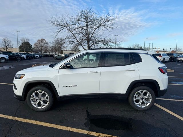 2026 Jeep Compass Latitude photo 4