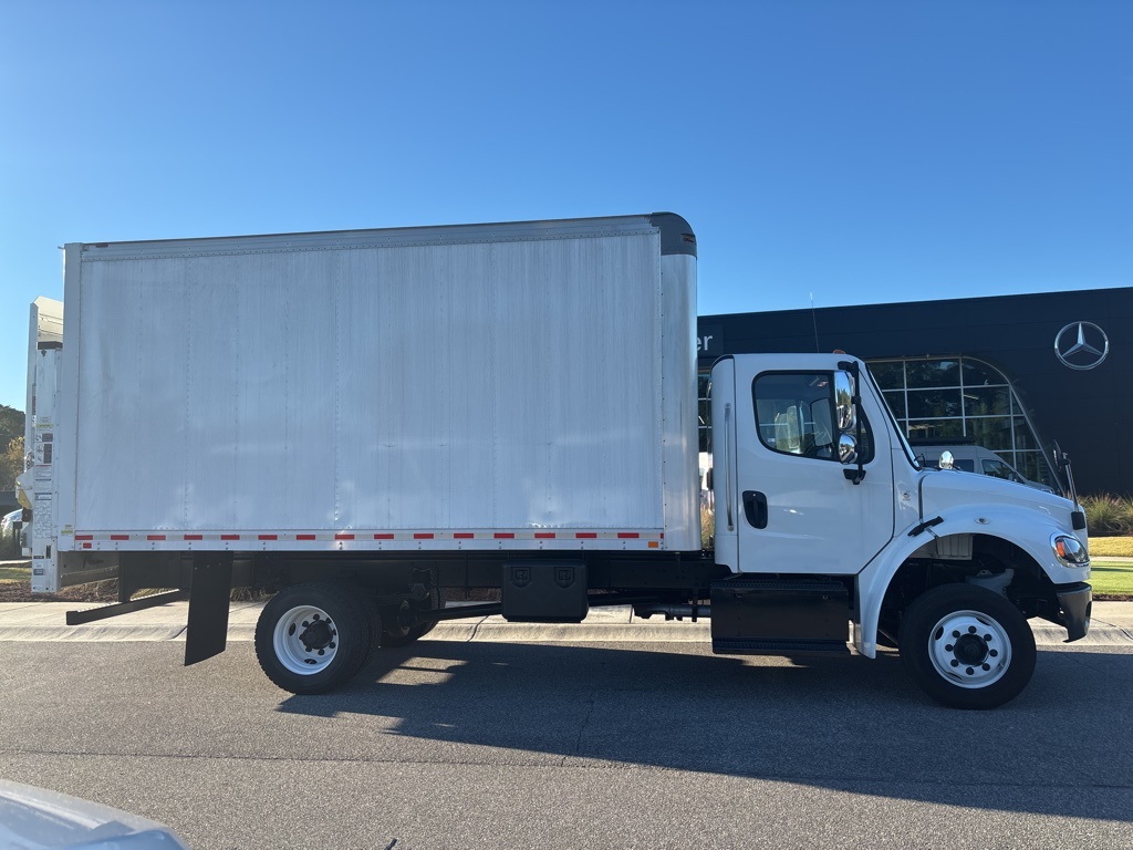2020 Freightliner M2 106 Medium Duty photo 2