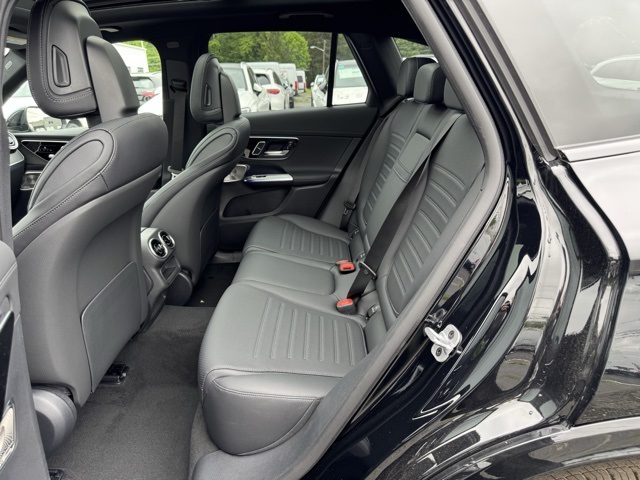 2025 Mercedes Benz GLC 300 4MATIC photo 8