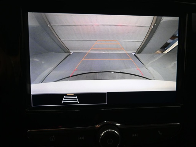 2020 Chevrolet Traverse LS photo 2