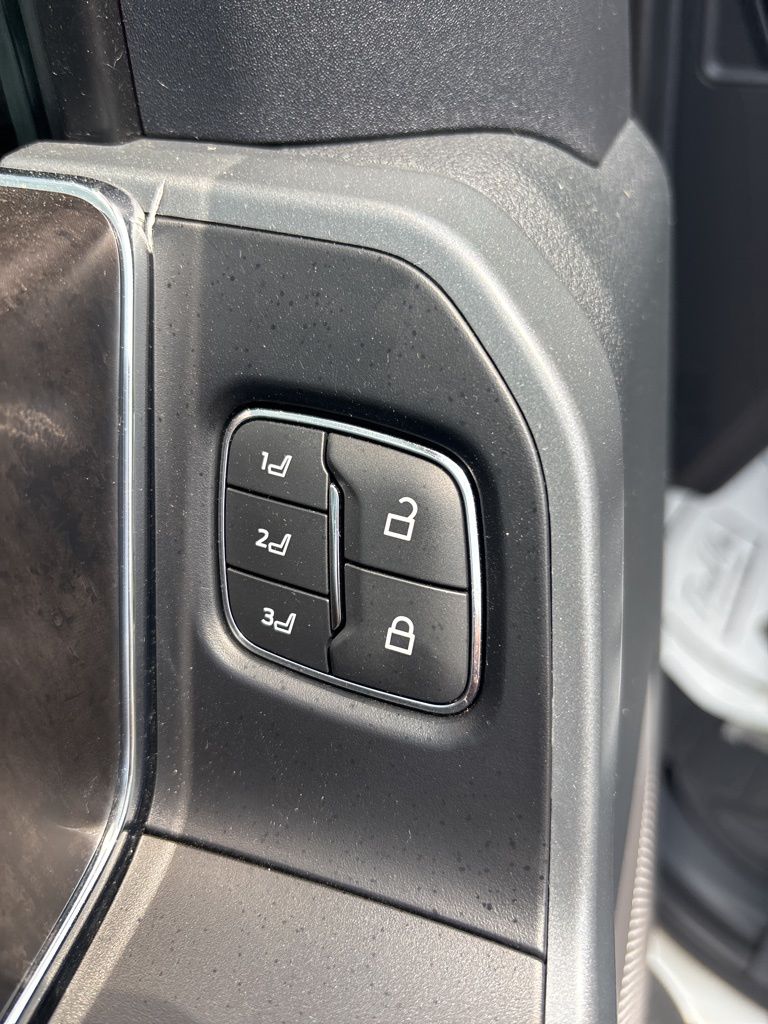 2021 Ford F-150 Lariat photo 16