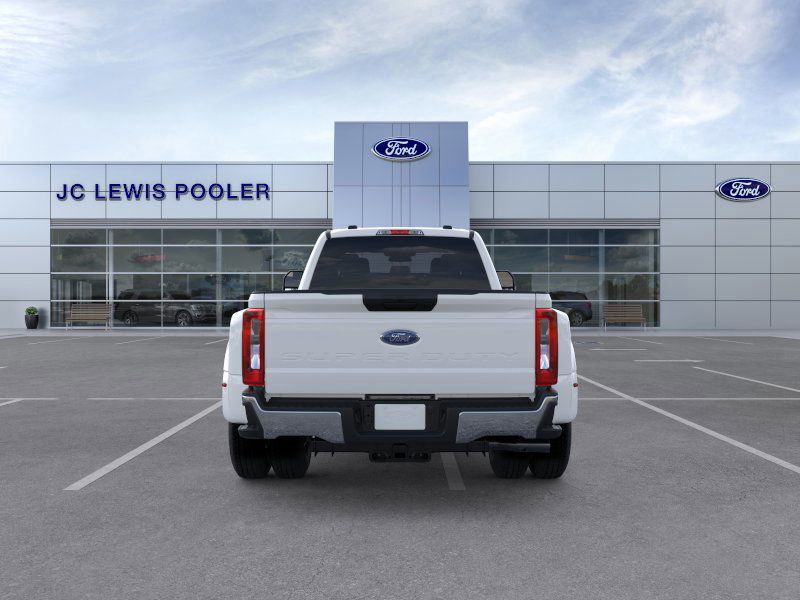 2026 Ford F-350 XLT photo 6