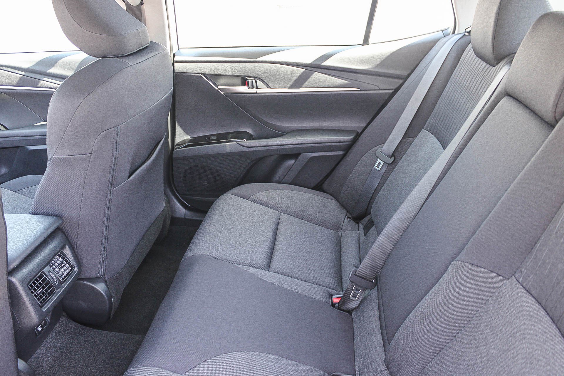 2025 Toyota Camry LE photo 19