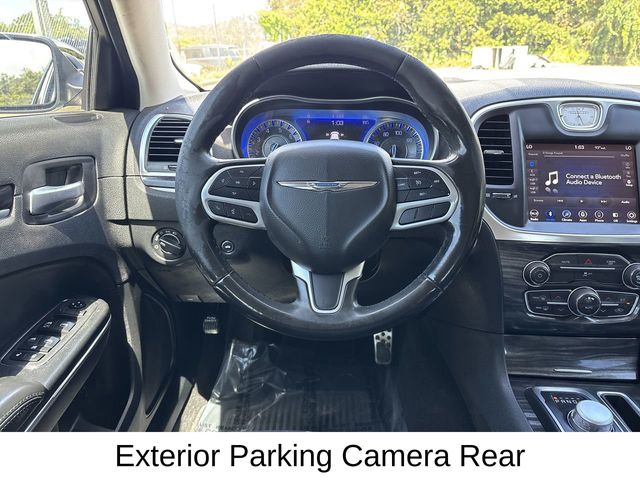 2019 Chrysler 300 Touring photo 12