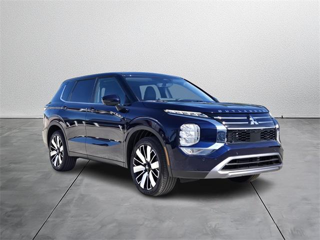 2026 Mitsubishi Outlander SE's photo