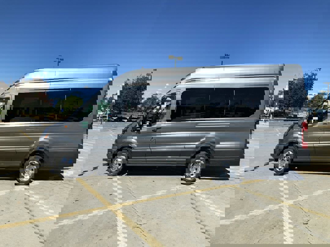 2025 Ford Transit Passenger XLT photo 4