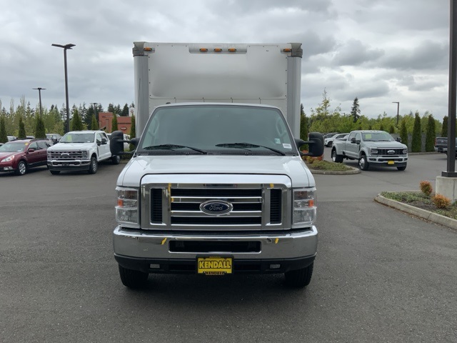 2019 Ford E-450 photo 2