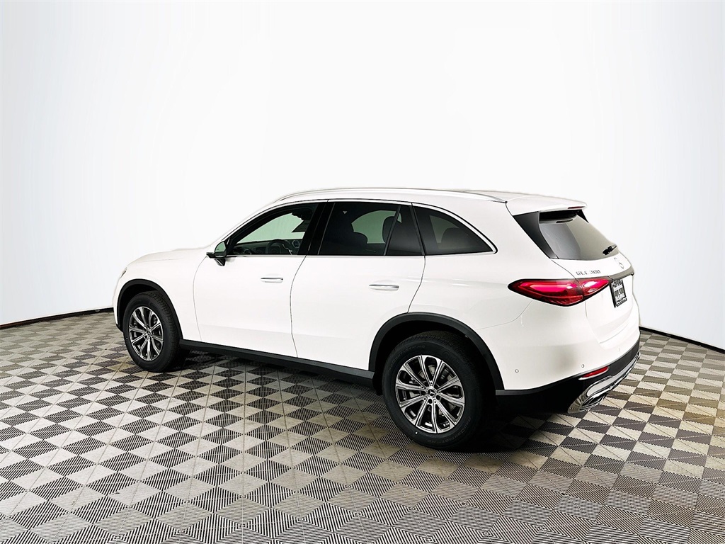 2026 Mercedes Benz GLC 300 4MATIC photo 4