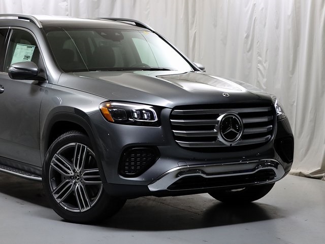 2026 Mercedes Benz GLS 450 4MATIC photo 4