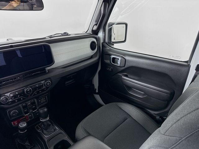 2024 Jeep Gladiator Willys photo 22