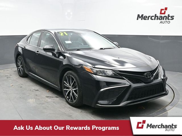 2021 Toyota Camry SE Nightshade's photo