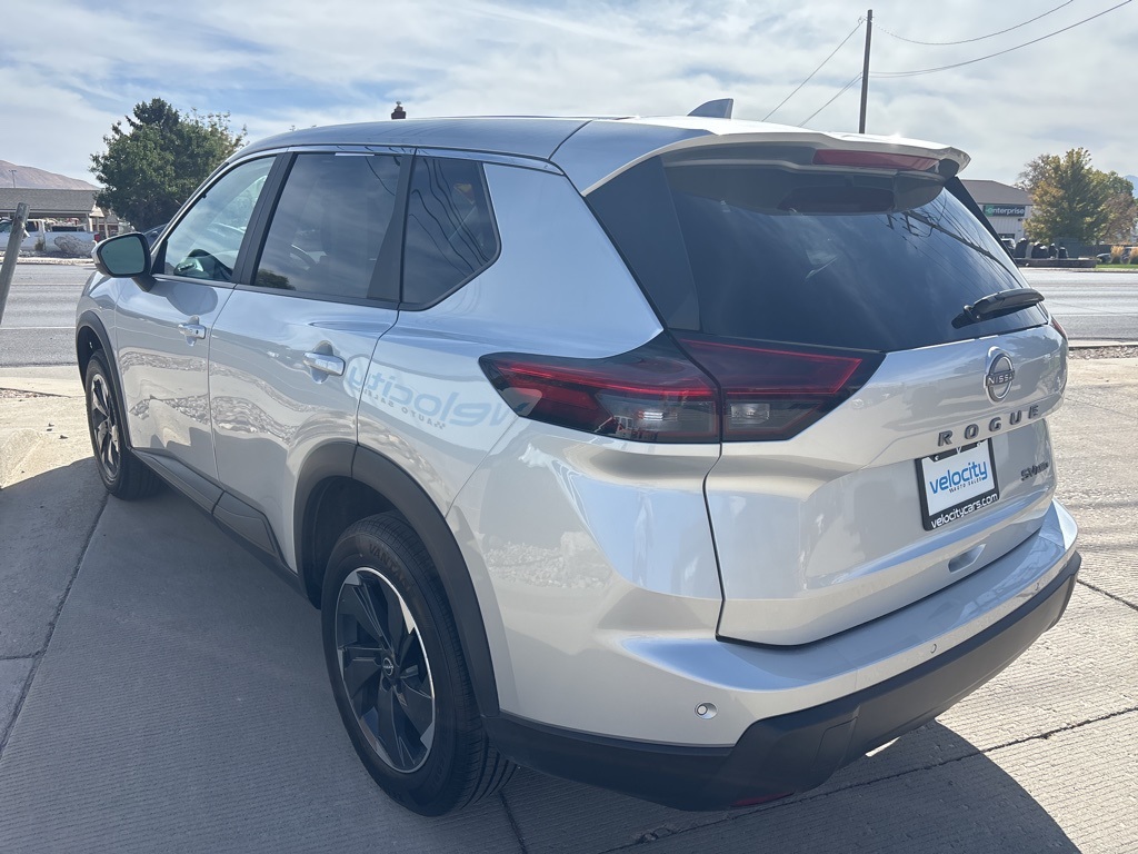 2024 Nissan Rogue SV photo 6