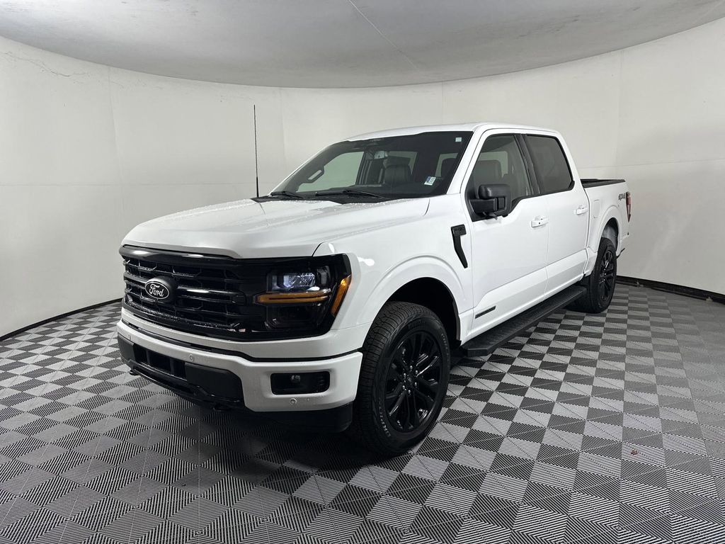 2025 Ford F-150 XLT photo 3