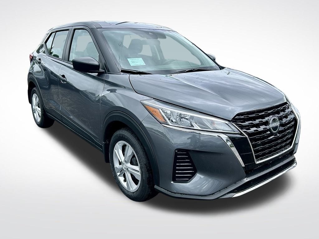 2024 Nissan Kicks S photo 2