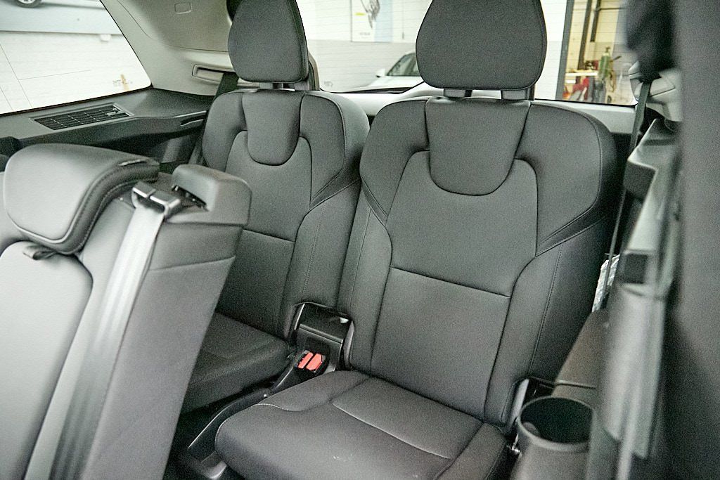 2026 VOLVO XC90 - Image 21
