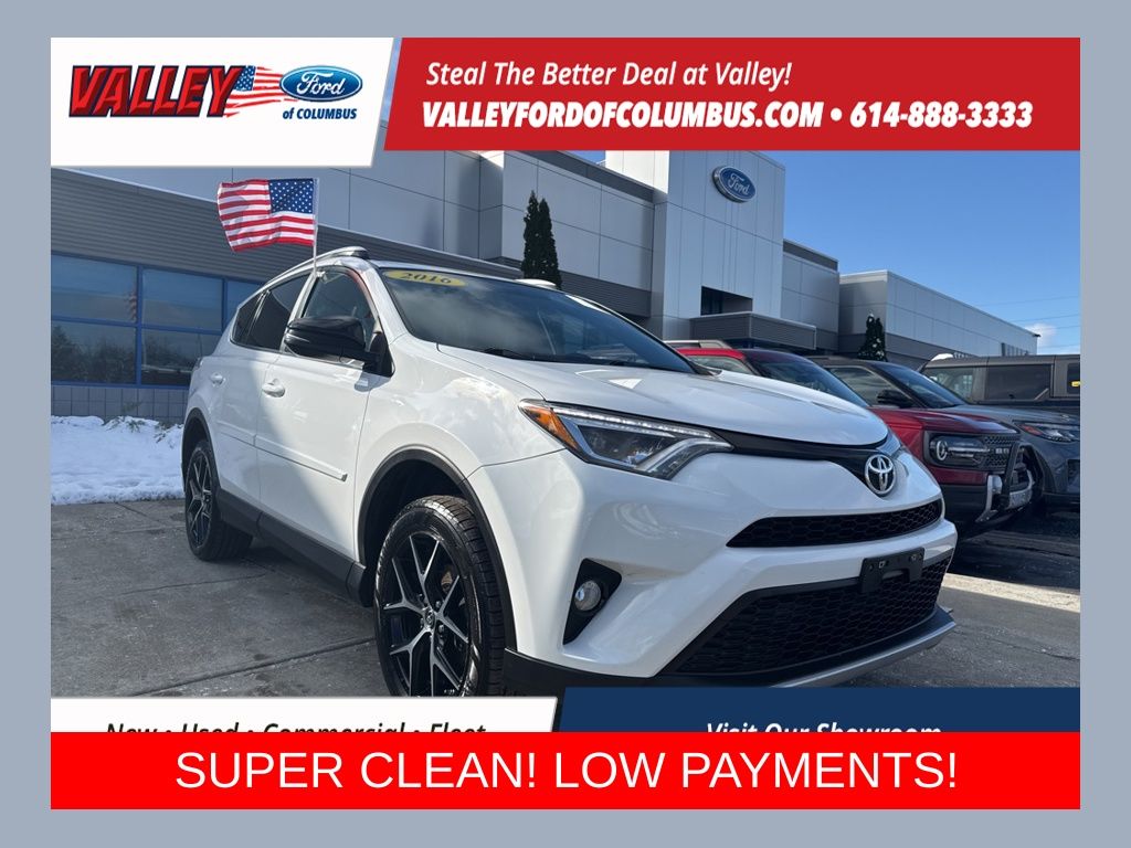 2016 Toyota RAV4 SE's photo