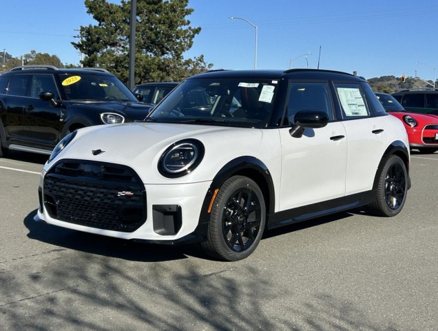 2026 MINI Hardtop 4 Door S's photo