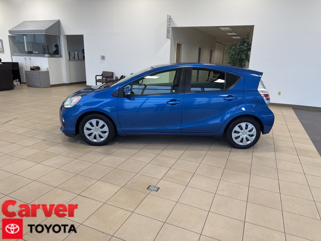 2014 Toyota Prius c Two's photo