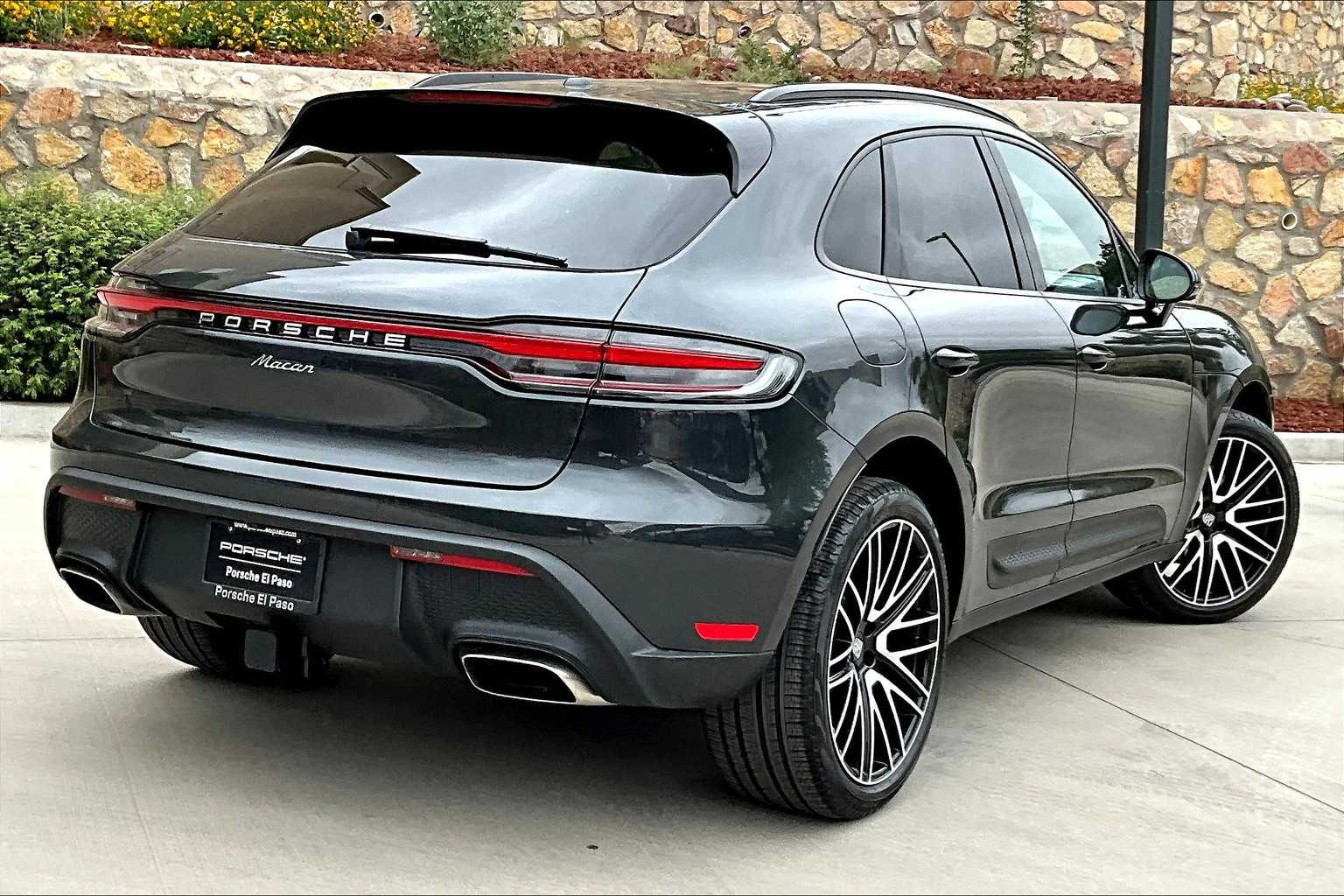 2026 Porsche Macan T photo 6