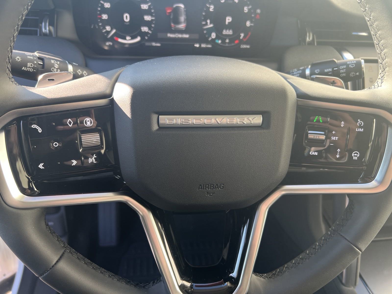 2025 Land Rover Discovery Sport S photo 9