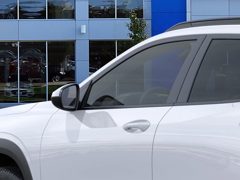 2025 Chevrolet Trax LT photo 11