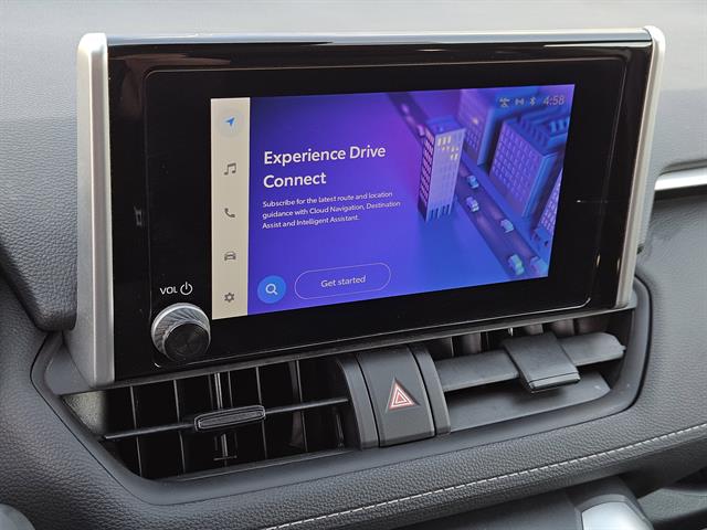 2024 Toyota RAV4 XLE photo 8