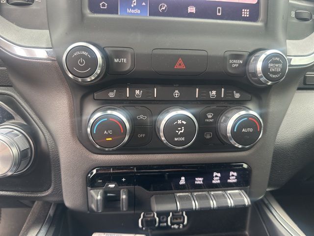 2022 Ram 2500 Laramie photo 14