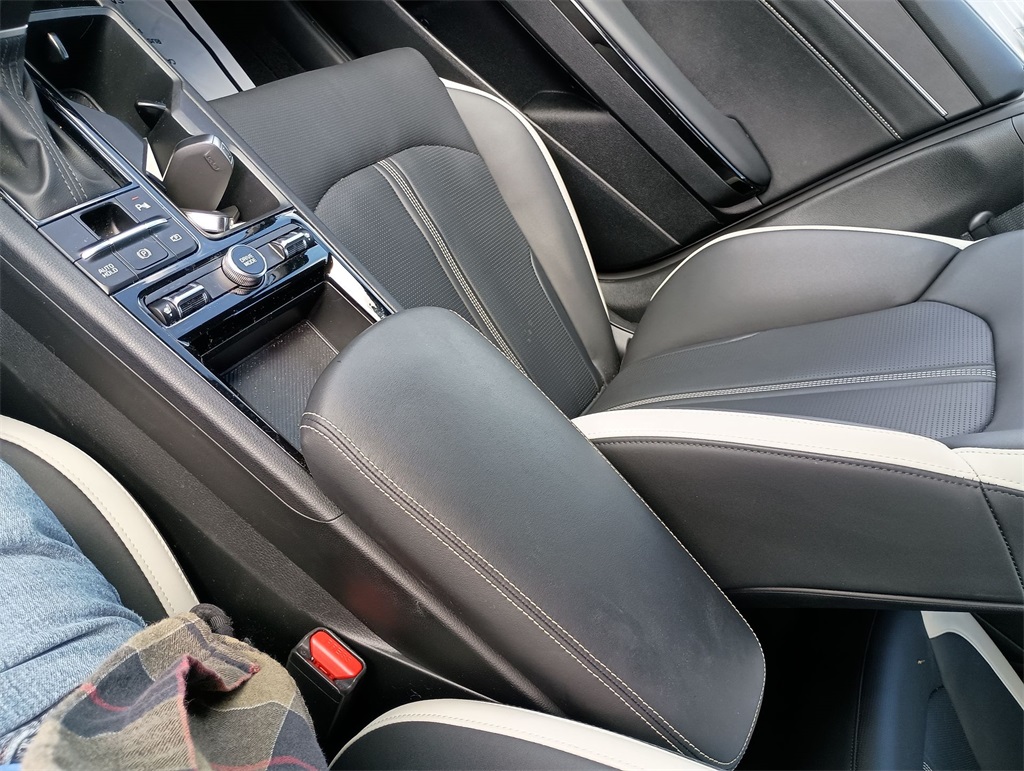 2025 Kia K5 GT-Line photo 27