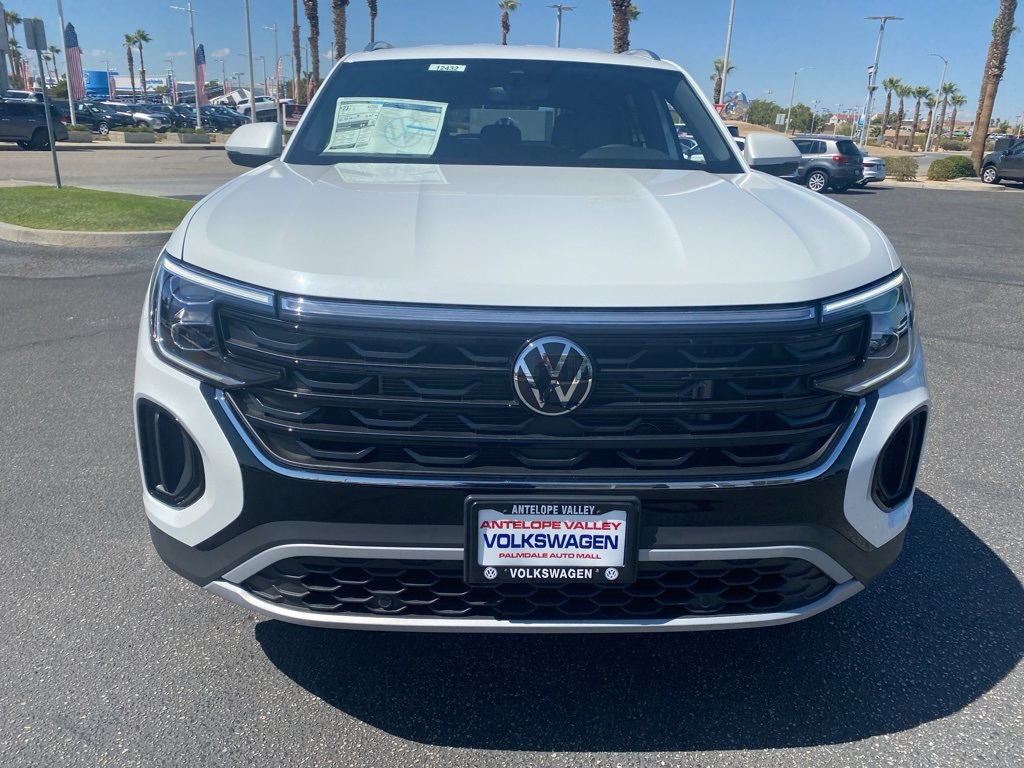 2026 Volkswagen Atlas Cross Sport SE photo 2