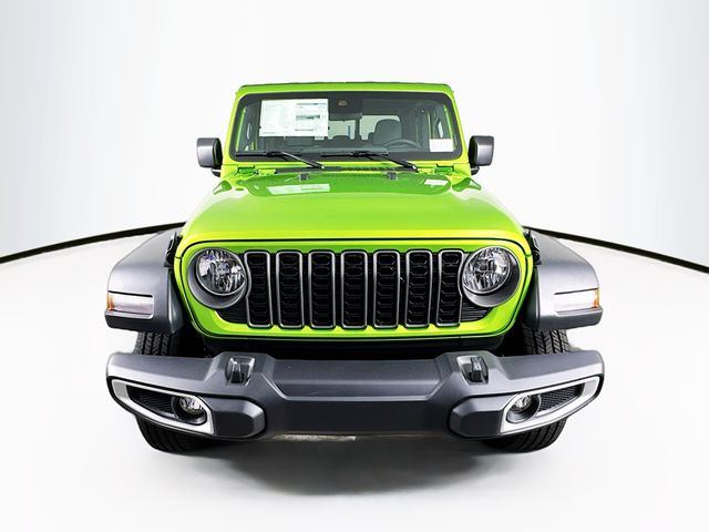 2025 Jeep Gladiator Sport S photo 2