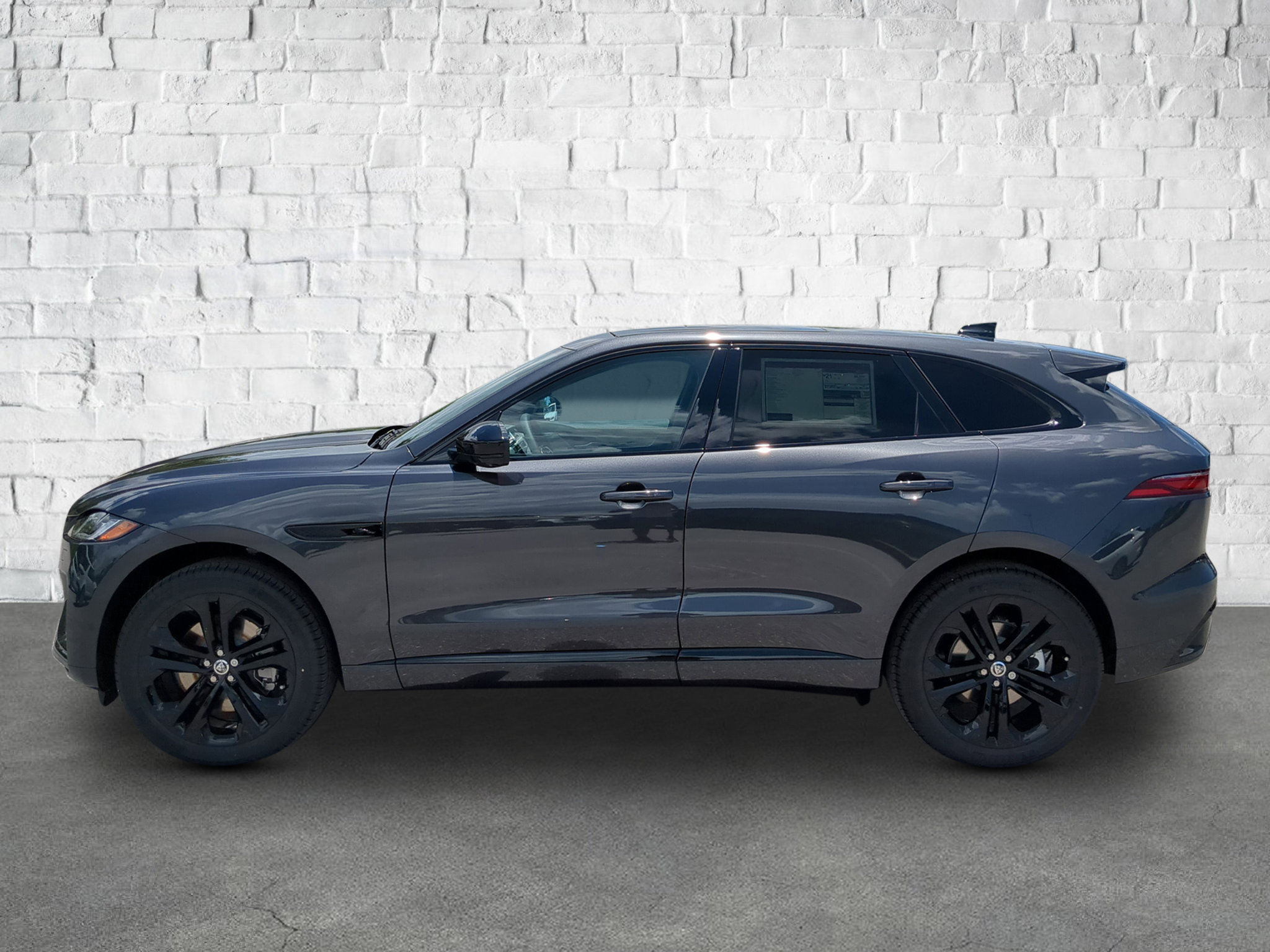 2026 Jaguar F-PACE P400 R-Dynamic S photo 3