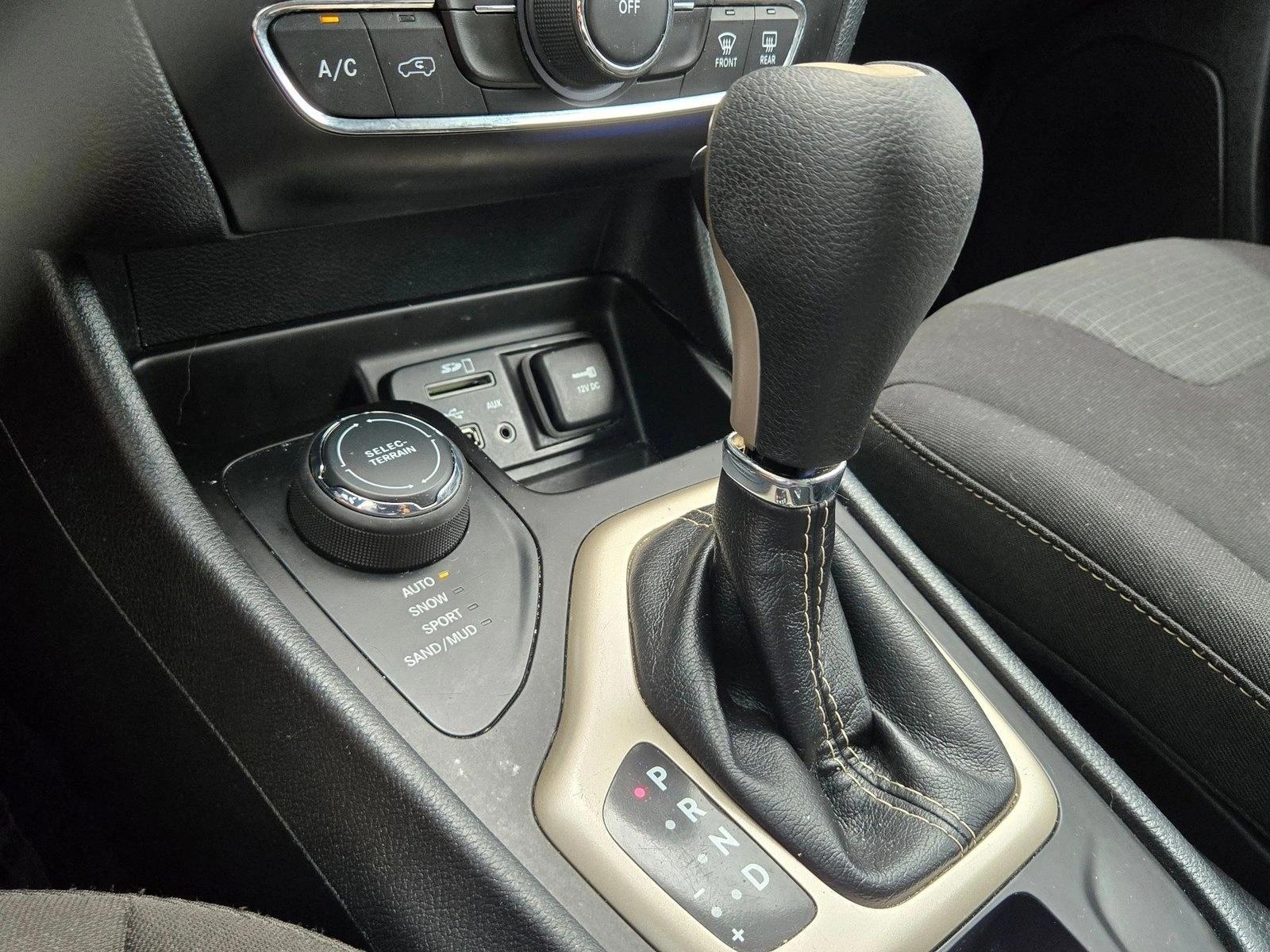 2016 Jeep Cherokee Latitude photo 15