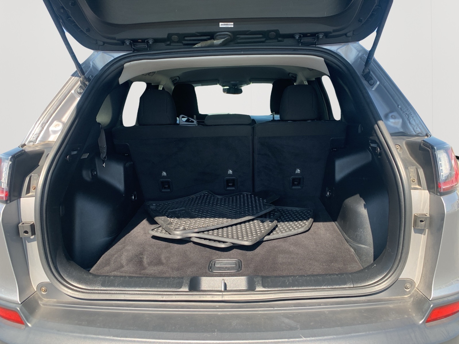 2020 Jeep Cherokee Latitude photo 27
