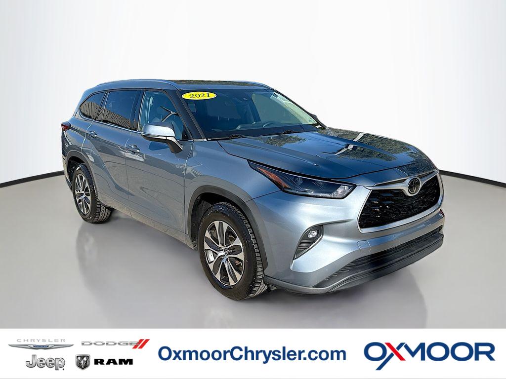 2021 Toyota Highlander XLE's photo