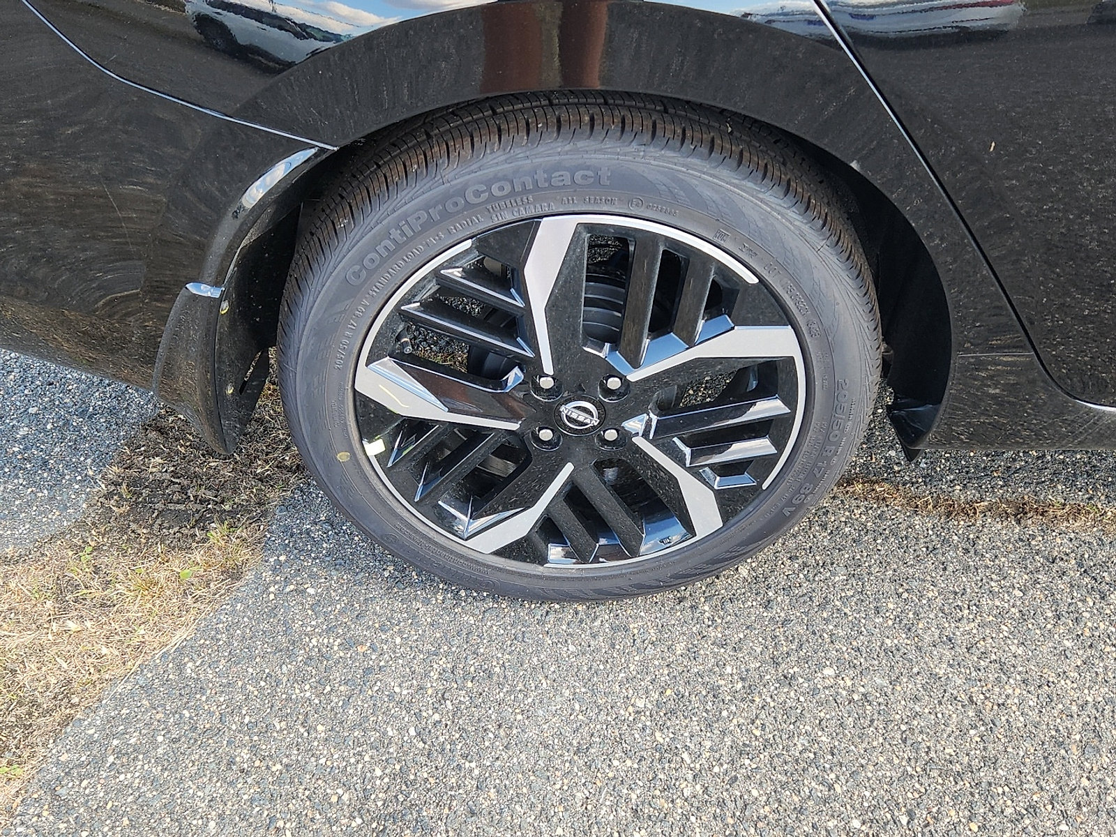 2025 Nissan Versa 1.6 SR photo 4