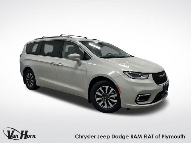2021 Chrysler Pacifica Hybrid Touring L's photo