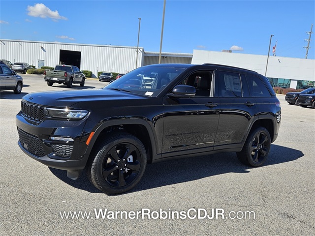 2025 Jeep Grand Cherokee Limited photo 3