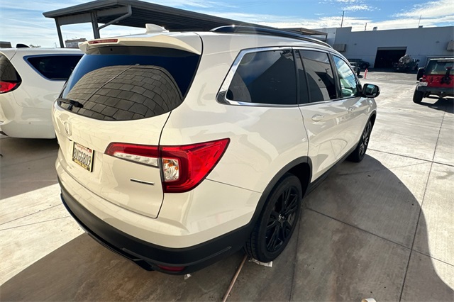 2021 Honda Pilot Special Edition photo 2