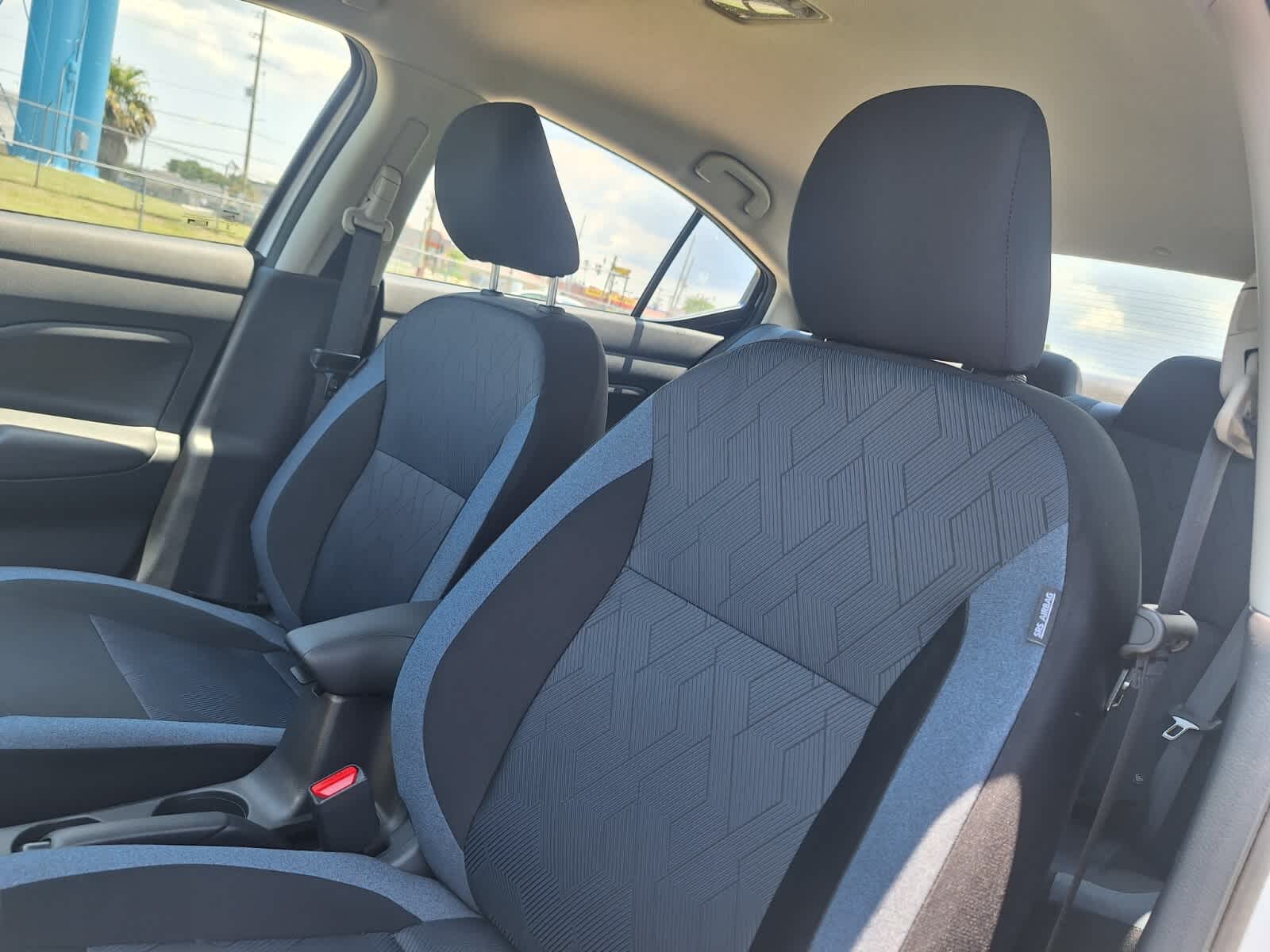2025 Nissan Versa SV photo 11