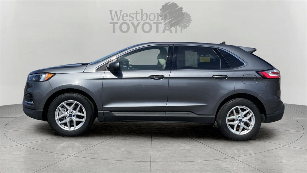 2022 Ford Edge SEL photo 4