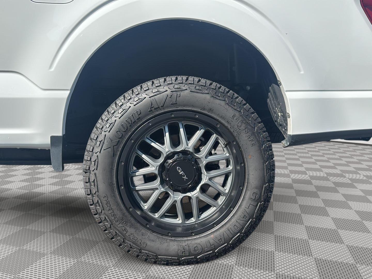 2023 Ford F-150 XLT photo 14
