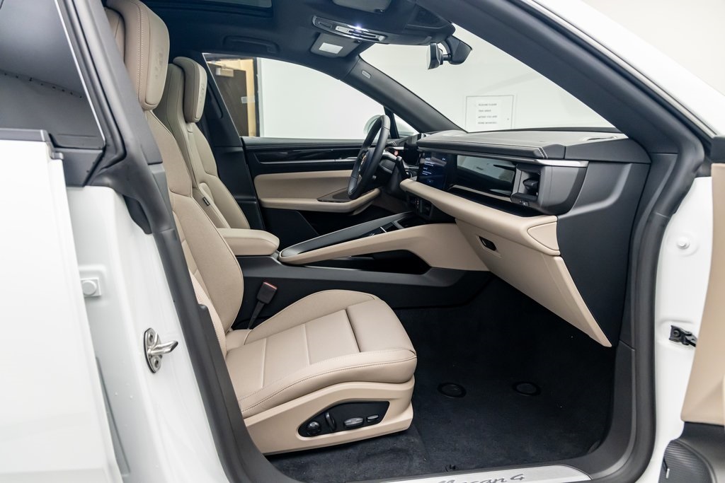 2024 Porsche Macan Electric 4 photo 26