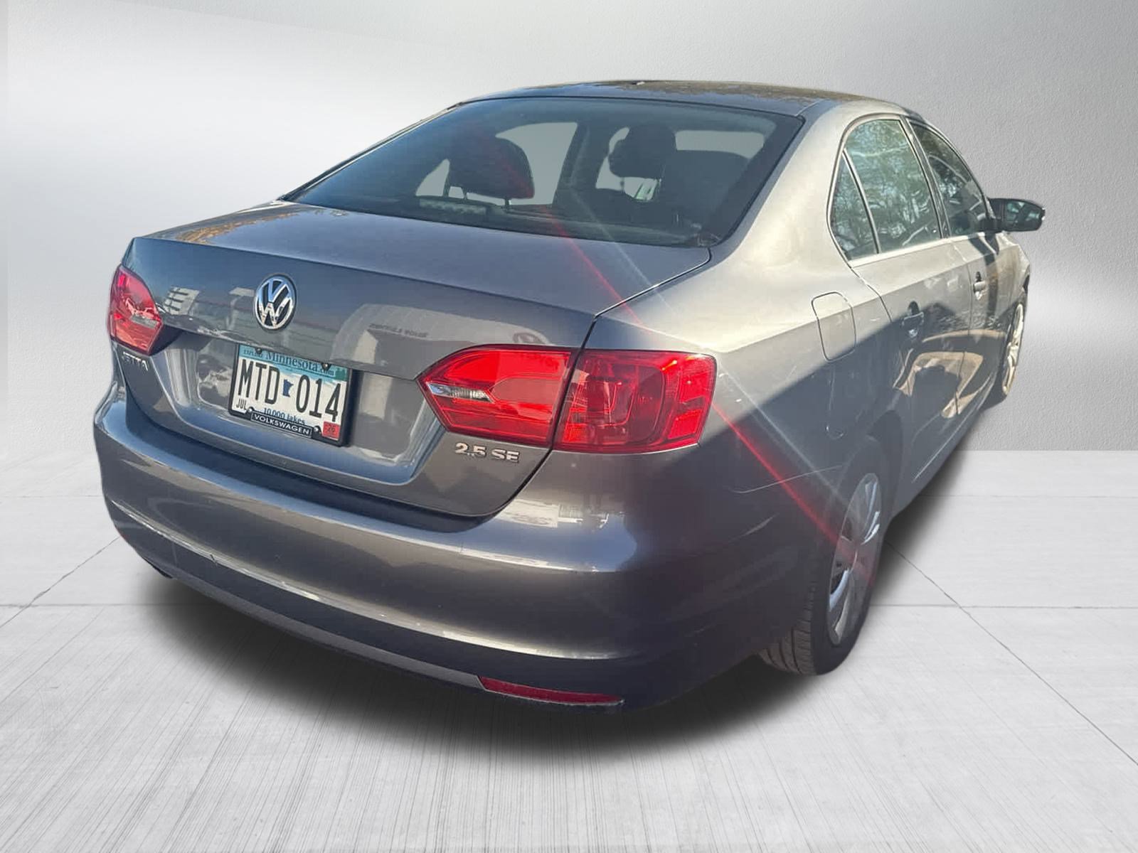 Used 2013 Volkswagen Jetta SE with VIN 3VWDX7AJ9DM441820 for sale in Golden Valley, MN