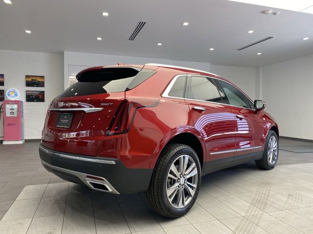 2025 Cadillac XT5 Premium Luxury photo 3