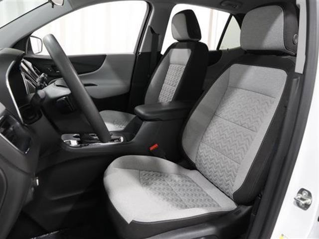 2024 Chevrolet Equinox LS photo 4