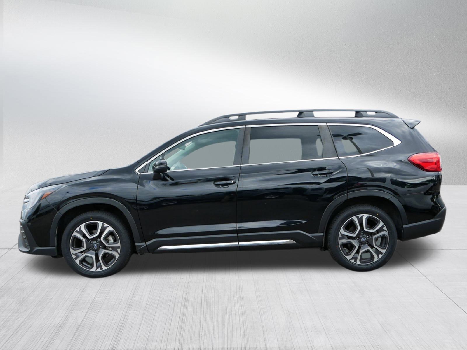 2023 Subaru Ascent Limited photo 4