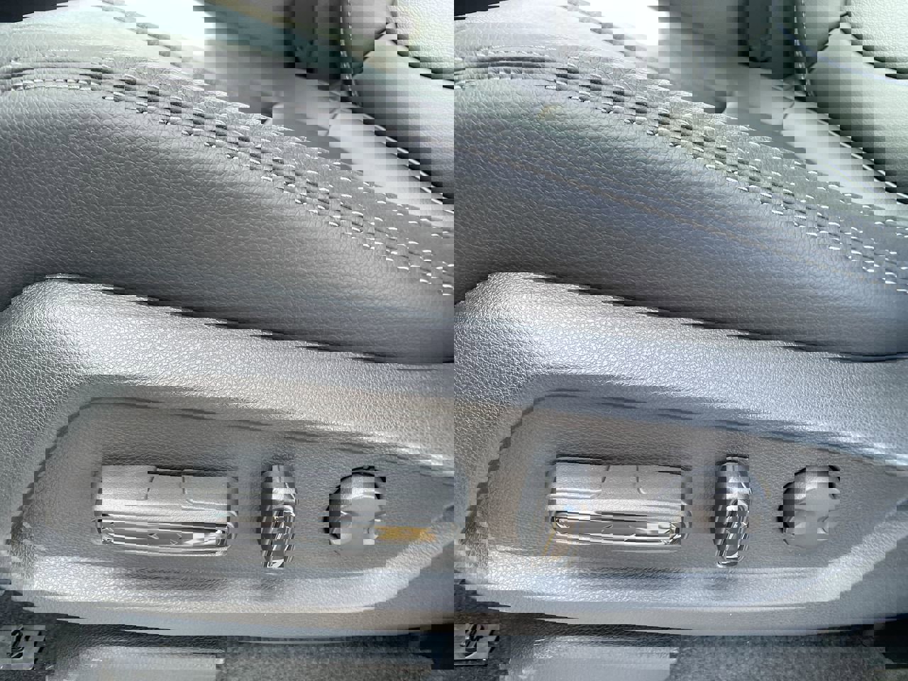 2025 Honda Pilot EX-L photo 10